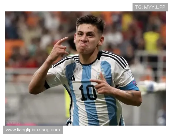 莫耶斯称格拉利什表现优秀但外租无法对阵母队曼城 莫耶斯称格拉利什表现优秀但外租无法对阵母队曼城