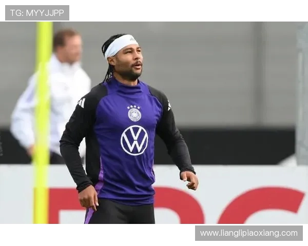 拜仁愿与格纳布里续约但要求其接受降薪以平衡球队薪资结构 拜仁愿与格纳布里续约但要求其接受降薪以平衡球队薪资结构